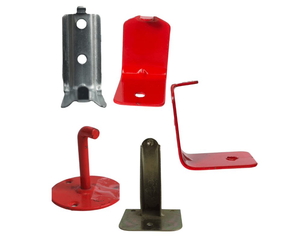 Soporte tipo L para montaje de extintores en pared.